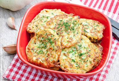 НЕЋЕТЕ ВИШЕ ПРЖИТИ РИБУ КАО ПРЕ! Домаће рибље пљескавице од ослића ПРАВЕ СЕ лакше него што мислите