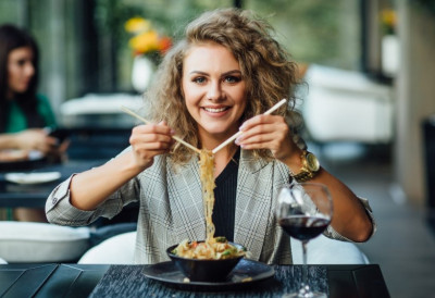 ИТАЛИЈАНКЕ ЈЕДУ ПАСТУ СВАКОГ ДАНА И НЕ ГОЈЕ СЕ! Трик је je у овоме, изненадићете се