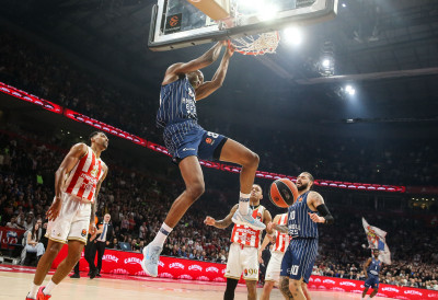 ЕВРОЛИГА КАЗНИЛА ЗВЕЗДУ: Навијачи поново коштали црвено-беле