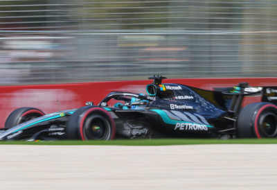 ПОЧЕО ЈЕ НАЈБРЖИ ЦИРКУС: Раселу пол позиција, Ферштапен излетео са стазе у Аустралији