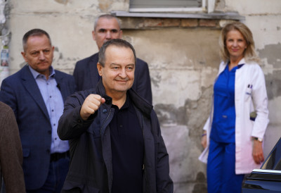 БИО ИЗМЕЂУ ЖИВОТА И СРМТИ Дачић: Још сам на прегледима у Клиничком центру, излазим следеће недеље МИНИСТАР ПОЛИЦИЈЕ СЕ ЛЕПО ОПОРАВЉА