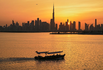 (ВИДЕО) ИРАНСКИ ДРОН ОБОРЕН ПРЕД БУРЏ КАЛИФОМ Погледајте тренутак када је „шахид“ уништен из хеликоптера