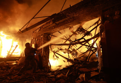 ЗЕЛЕНСКИ УЦЕЊУЈЕ ЗАПАД? Русија упозорава на опасност нуклеарног оружја