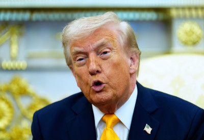 СТИЖЕ ОСВЕТА НОВОГ МАНДАТА Бивши директор ФБИ-ја добио судски позив ЗБОГ ИСТРАГЕ ПРОТИВ ТРАМПА