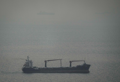 СВЕ ЈЕ СТВАР ПРОЦЕНЕ Иран дозвољава "не-непријатељским" пловилима безбедан пролаз Ормуским мореузом АМЕРИЧКА И ИЗРАЕЛСКА ПЛОВИЛА СЕ МОМЕНТАЛНО ГАЂАЈУ