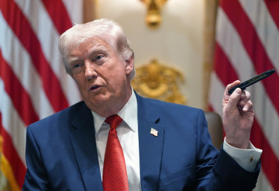 ТРАМП ОШТРО О РАТУ Техеран МОЛИ ДА СЕ ОКОНЧА РАТ и тражи ИЗЛАЗ ИЗ СУКОБА