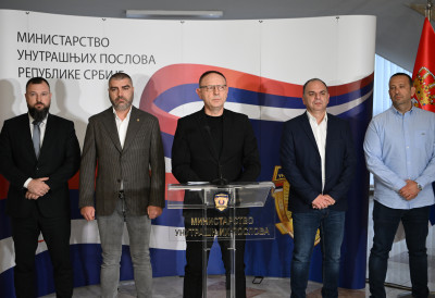 ДИРЕКТОР ПОЛИЦИЈЕ ДРАГАН ВАСИЉЕВИЋ О ТРАГЕДИЈИ НА ФИЛОЗОФСКОМ ФАКУЛТЕТУ: „Полиција сумња на пад са висине, истражују се околности и безбедност факултета“