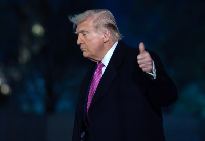 ТРАМП ПОРУЧИО САВЕЗНИЦИМА Купујте гориво од Америке или га УЗМИТЕ У ОРМУСКОМ МОРЕУЗУ