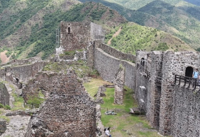 ПРОВЕДИТЕ ПРВОМАЈСКЕ ПРАЗНИКЕ У ПОДНОЖЈУ ТВРЂАВЕ Три дана фестивалске авантуре у Магличграду!