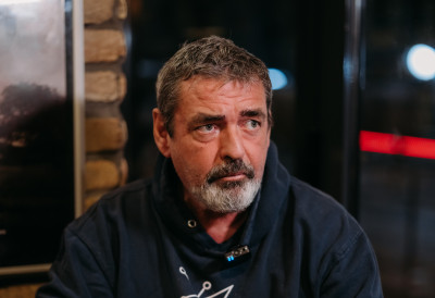 Шкотски глумац АНГУС МАКФАДЈЕН ОТКРИО све о улози у ДОМАЋЕМ ФИЛМУ „ЖЕТВА”, па ИСТАКАО: „СНИМАЊЕ У СРБИЈИ ЈЕ БИЛО ПРАВО ЗАДОВОЉСТВО”