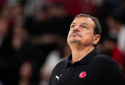 ЕРГИН АТАМАН ПРЕД ДУЕЛ СА ЗВЕЗДОМ: "У Београду 20.000 навијача против нас скандирало Олимпијакос"