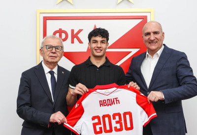 ПОТПИСАО НОВИ УГОВОР: Адем Авдић у Звезди до 2030. године