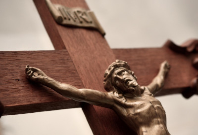 ДА ЛИ ЈЕ ХРИСТОВА СЛИКА ДОКАЗ ПРЕОБРАЋЕЊА У ХРИШЋАНСТВО? Суд у Индији каже да није