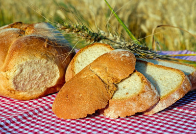 ПОМОЋУ ОВА ТРИ ТРИКА  САЧУВАЋЕТЕ СВЕЖИНУ ХЛЕБА Не помажу најлон кесе, ово је право решење