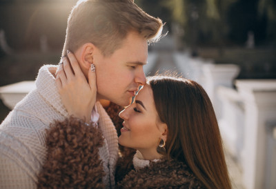 САМО ЈЕДНОМ СЕ ВОЛИ? Научници открили колико пута се људи заиста заљубе у животу ДА ЛИ МИТ О "ЈЕДНОЈ ВЕЛИКОЈ ЉУБАВИ" ПАДА У ВОДУ