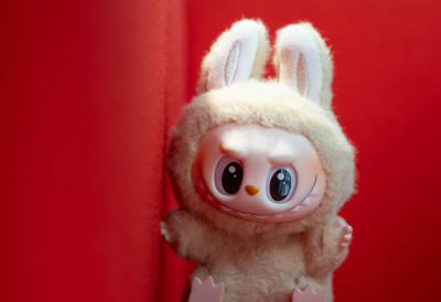 ЛАБУБУ СТИЖЕ У БИОСКОПЕ, ПОПУЛАРНЕ ЛУТКИЦЕ СЕ СЕЛЕ НА ВЕЛИКЕ ЕКРАНЕ Филм ради познати режисер