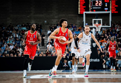 ДЕБАКЛ ЦРВЕНЕ ЗВЕЗДЕ У САРАЈЕВУ: Дубаи "стотком" победио црвено-беле