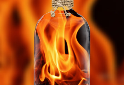 ВАТРА ПРОГУТАЛА ЛОКАЛ Драматичан напад запалио Врачар ВАТРОГАСЦИ СПРЕЧИЛИ ВЕЋУ КАТАСТРОФУ