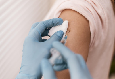 ОД ПОЧЕТКА ИМУНИЗАЦИЈЕ ВАКЦИНИСАНО ТЕК ОКО 50.000 ДЕЦЕ Покренута иницијатива да се ХПВ вакцина уведе у обавезни календар