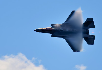 (ВИДЕО) ИРАНЦИ ПОГОДИЛИ АМЕРИЧКИ F-35 LIGHTNING II: Авион пете генерације принудно слетео