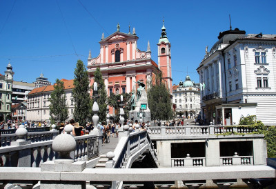 ЕВРОПСКИ ГРАДОВИ БЕЗ АУТОМОБИЛА Међу њима и један близу Србије који туристи обожавају