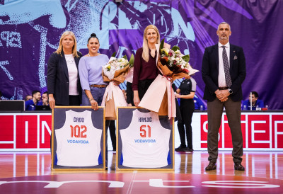 ОПРОШТАЈ ДВЕ ТРОФЕЈНЕ КОШАРКАШКЕ ДАМЕ: Саша Чађо и Сара Крњић свечано се опростиле од репрезентације у Новом Саду