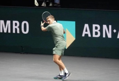 МЕЂЕДОВИЋ ОСВОЈИО ЧЕЛЕНЏЕР У НАПУЉУ: Хамад у финалу савладао Данијела Алтмајера