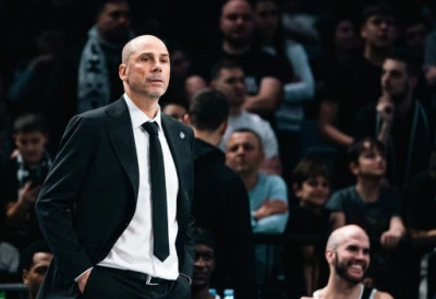 ПЕЊАРОЈА ПОСЛЕ ПОБЕДЕ НАД ПАРИЗОМ: "Пресудила је одбрана"