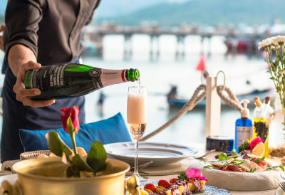 НЕМА КО ДА РАДИ НА ЈАДРАНУ Смештај, три оброка и плата, а и даље фали 5.000 сезонских радника ОВО ЈЕ СПИСАК РАДНИХ МЕСТА КОЈА НИСУ ПОПУЊЕНА