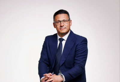 ПОРФИРИЈЕ ЈЕ МЕТА, А СРБИЈА ПЛЕН – ИЗБОР ИЗМЕЂУ КИЧМЕ И КЛЕЧАЊА