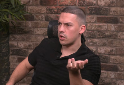 БАКА ПРАСЕ ИДЕ ИЗ СРБИЈЕ НА НЕКО ВРЕМЕ Пазарио и нови аутомобил! Добио ХЕЛИКОБАКТЕРИЈУ, па одлучио да мења живот из корена