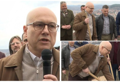 (ФОТО) ЛИДЕР СНС ВУЧЕВИЋ ПОЛОЖИО КАМЕН ТЕМЕЉАЦ ЛОВАЧКОГ ДОМА У КЊАЖЕВЦУ Послао поруку која је дирнула све, а ево шта је рекао о ловцима