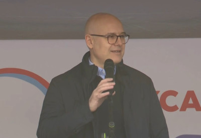 "НЕ ДАМО ВОЈВОДИНУ ДИНКУ ГРУХОЊИЋУ И БОЈАНУ ПАЈТИЋУ, ЈЕР ЈЕ ТО ОБАВЕЗА ПРЕМА СВЕТОЗАРУ МИЛЕТИЋУ" Снажна порука лидера СНС Вучевића из Црвенке