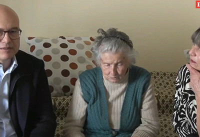 ЛИДЕР СНС ВУЧЕВИЋ КОД НАЈСТАРИЈЕ СУГРАЂАНКЕ СМЕДЕРЕВСКЕ ПАЛАНКЕ Бака Живка ће ускоро напунити 91 годину! Вучевић послао кључне поруке: Без поштовања нема напретка