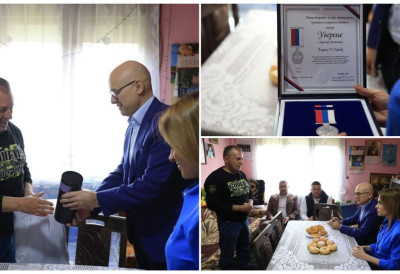 ДРЖАВА УЗ ХЕРОЈЕ СА КОШАРА Лидер СНС Вучевић послао јасну поруку: Србија неће заборавити јунаке- борили се за отаџбину, данас за своју децу!