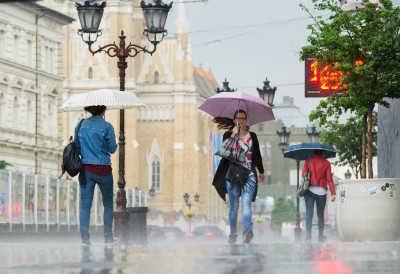 Облачно и хладно, КИША ЈОШ НИЈЕ ЗАВРШИЛА СВОЈЕ Огласио се РХМЗ Ево шта нас чека ДО КРАЈА ДАНА и кад нам се ВРАЋА СУНЦЕ
