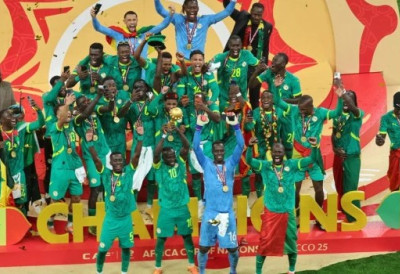 СЕЛЕКТОР СЕНЕГАЛА ОДУЗЕТ ТРОФЕЈ ОДНЕО ВОЈСЦИ НА ЧУВАЊЕ: Ова ситуација уследила после одлуке да се титула додели Мароку