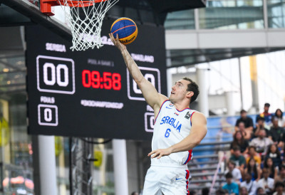 БАСКЕТАШИ СРБИЈЕ У ПОЛУФИНАЛУ ФИБА КУПА: У борби за прво место у групи надиграли Шпанију