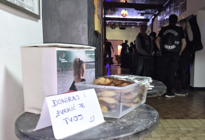 ХУМАНИТАРНИ РОК ФЕСТ У БЕОЧИНУ ЗА НАШУ БРАНЧИ: Музичари свирају за наставак њеног лечења у Турској (ФОТО, ВИДЕО)