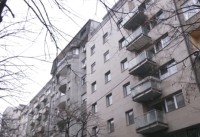 ЗБОГ ДУГА ОД СВЕГА 15.000 ЕВРА Стамбена зграда продата, станари избачени на улицу због дуговања инвеститора ОСТАЛИ БЕЗ ДОМОВА КОЈЕ СУ УРЕДНО ПЛАТИЛИ?!