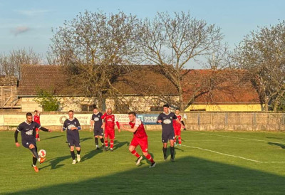 ПРВА НОВОСАДСКА ФУДБАЛСКА ЛИГА ЖСК сигуран против Сланобараца