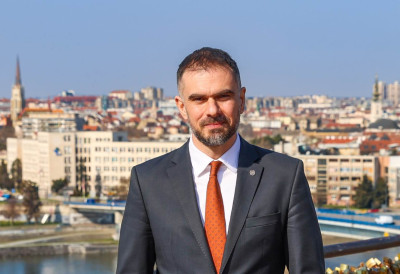 ВАСКРШЊА ЧЕСТИТКА ГРАДОНАЧЕЛНИКА ЖАРКА МИЋИНА "Нека нам дух заједништва, солидарности и вере у боље сутра буде водиља"