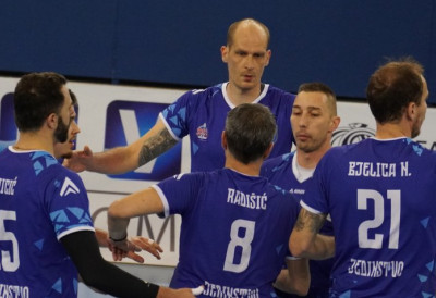 ОПСТАНАК НА ПОМОЛУ: Старопазовчани повели у плеј-аут серији, Суботичанкама прво полувреме баража