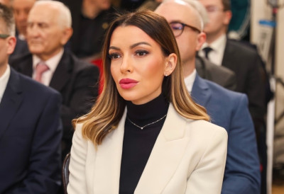 ПОЛИТИЧАР ВЛАДАН ЂОКИЋ КРШИ ЗАКОН, ОН ЈЕ ОБИЧАН УЗУРПАТОР Месаровић: Претворио је универзитет и факултете у изборне штабове и страначке просторије, КРЕНУО ЈЕ У КАМПАЊУ