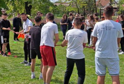 ЗМАЈЕВЕ ОЛИМПИЈСКЕ ИГРЕ У ВРБАСУ Подстицање такмичарског духа, фер-плеја и здравог живота међу младима