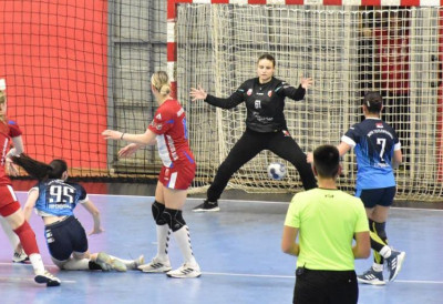 РУКОМЕТАШИЦЕ ВОЈВОДИНЕ ИМАЈУ ИМПЕРАТИВ ПОБЕДЕ: Бити или не бити у Шумадији