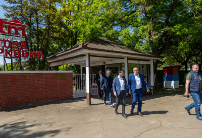 VELIKI REMONT MAŠINA I OPREME U KIKINDI  „Toza” pali peći, zove radnike NAKON TRI MESECA RADOVI ZAVRŠENI