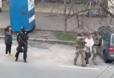 (ВИДЕО) КРВАВА ДРАМА У КИЈЕВУ НАПАДАЧ ЛИКВИДИРАН У АКЦИЈИ СПЕЦИЈАЛАЦА Петоро мртвих, десеторо повређених, спасени таоци