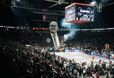 (ФОТО, ВИДЕО) СПЕКТАКУЛАРНА КОРЕОГРАФИЈА ГРОБАРА: Душку Вујошевићу на импресиван начин одали почаст