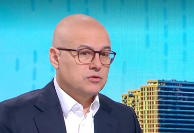 КАО ДА ПРИЖЕЉКУЈУ ЈАКОБИНСКУ ДИКТАТУРУ! Вучевић очитао лекцију блокадерима који неће у српску војску! Тај наратив праве 10 година